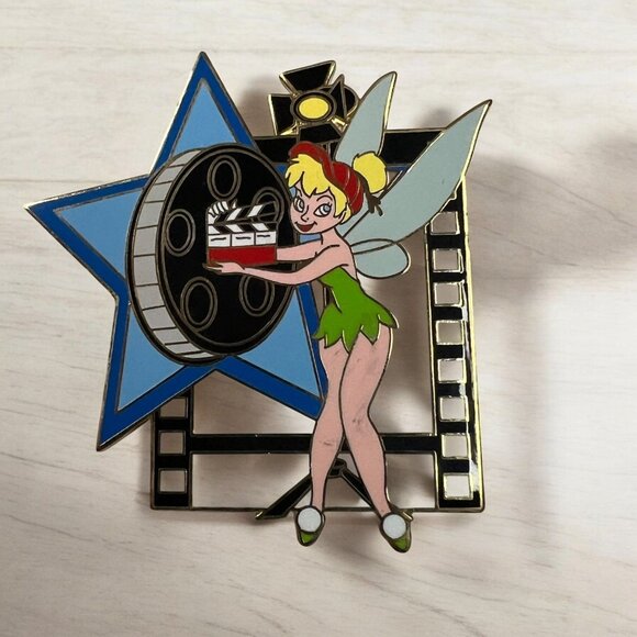 Disney Pin Tinker Bell - Clapboard - Lights, Camera Collectible from 2004 - Picture 1 of 5
